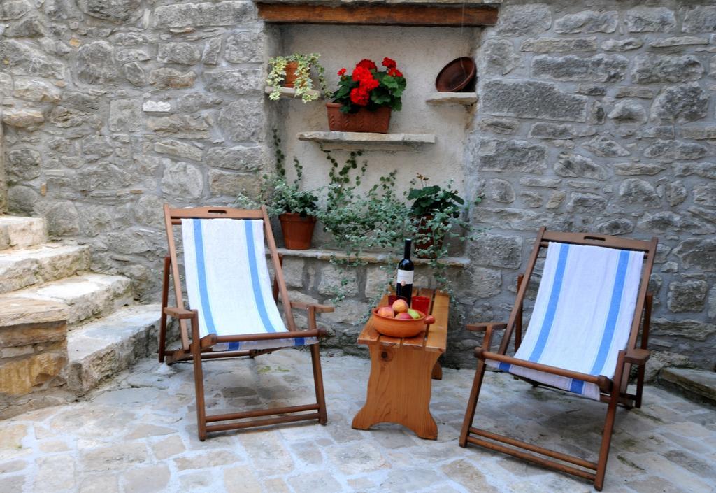 Holiday Homes Poli Svetega Antona Gračišće Rum bild