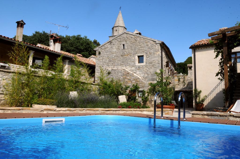 Holiday Homes Poli Svetega Antona Gračišće Rum bild