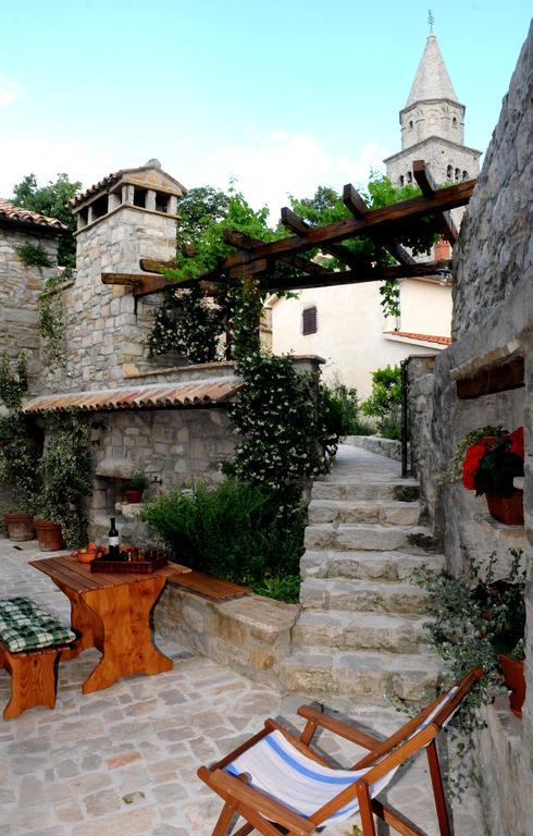 Holiday Homes Poli Svetega Antona Gračišće Rum bild