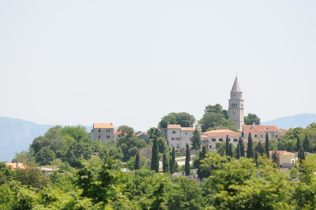Holiday Homes Poli Svetega Antona Gračišće Exteriör bild