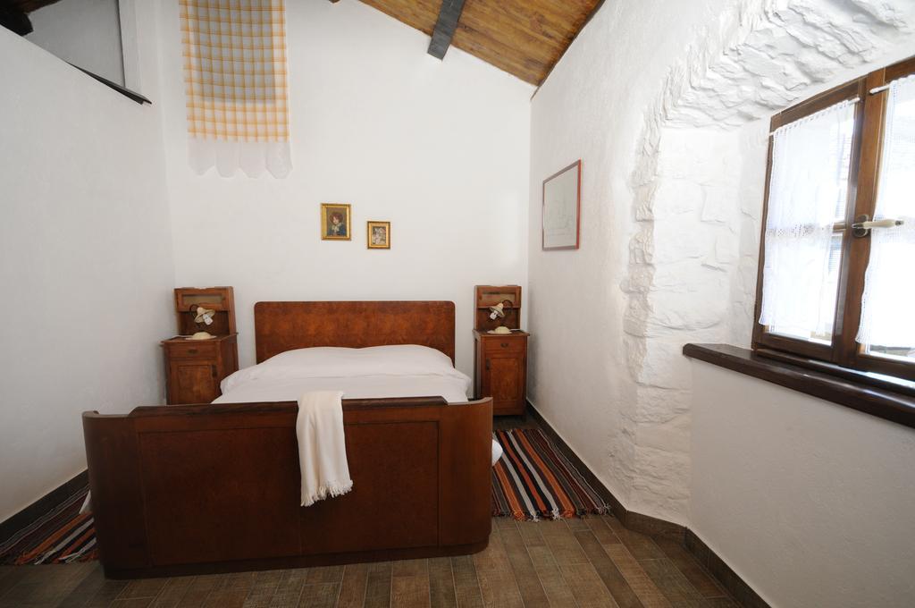 Holiday Homes Poli Svetega Antona Gračišće Rum bild