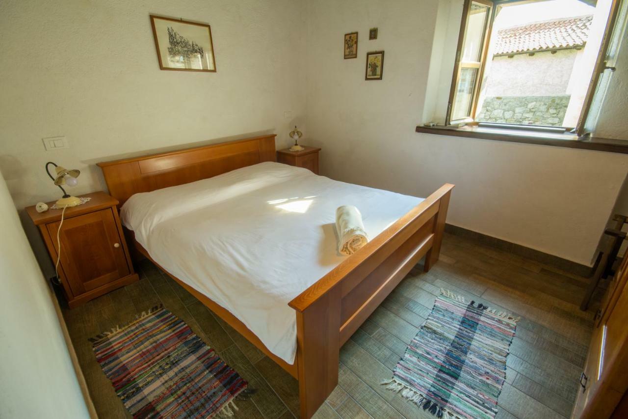 Holiday Homes Poli Svetega Antona Gračišće Exteriör bild
