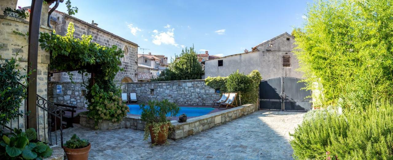 Holiday Homes Poli Svetega Antona Gračišće Exteriör bild