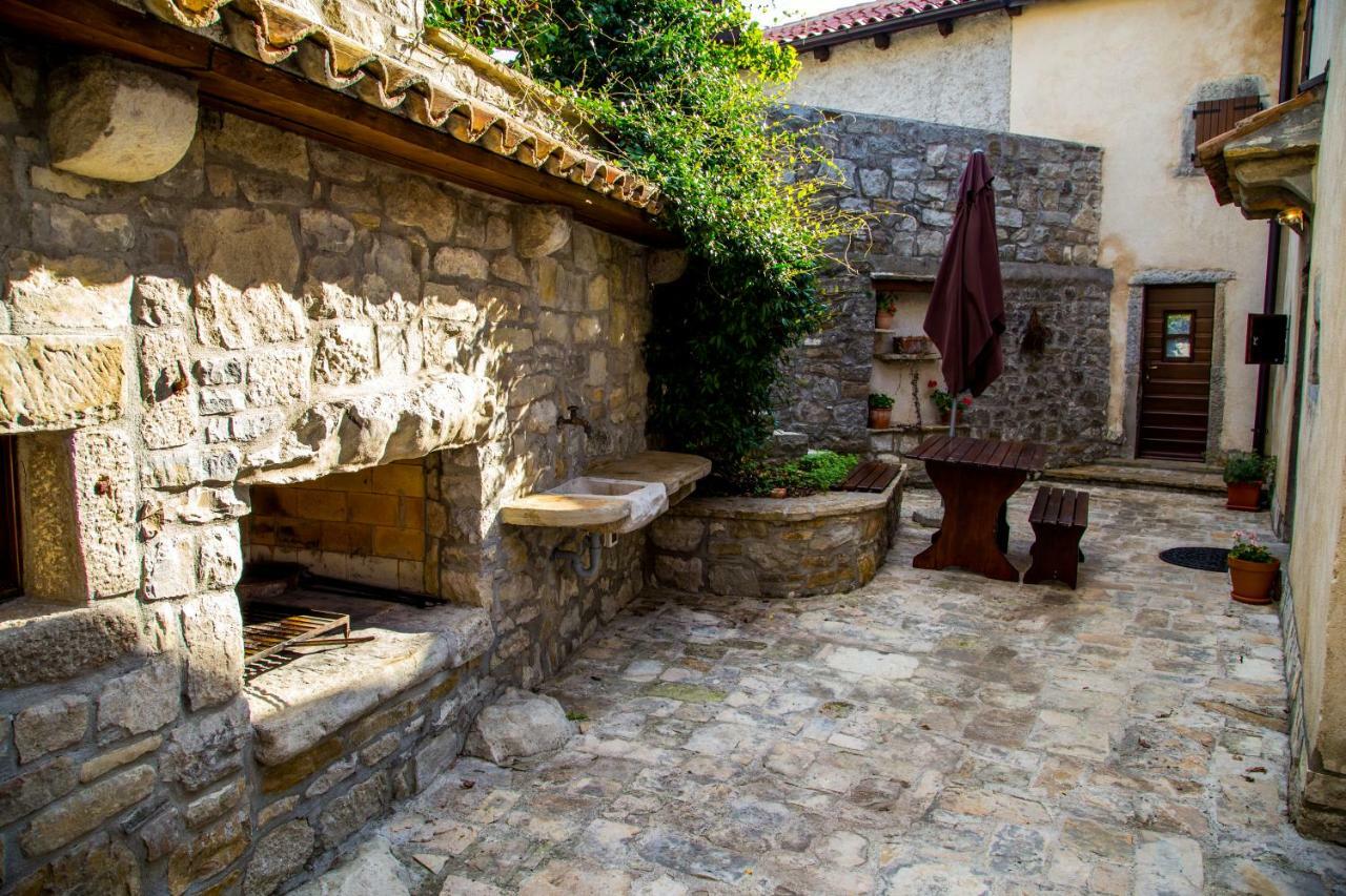 Holiday Homes Poli Svetega Antona Gračišće Exteriör bild
