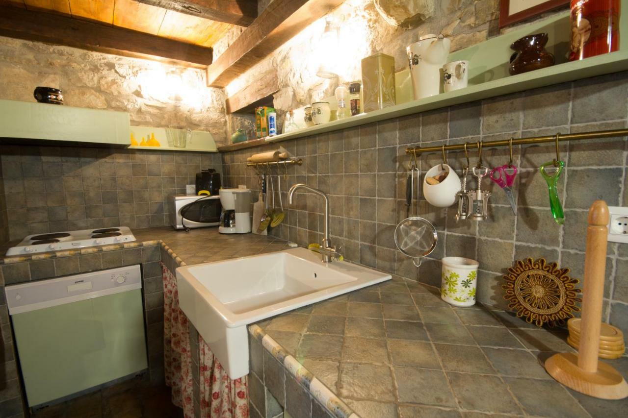 Holiday Homes Poli Svetega Antona Gračišće Exteriör bild